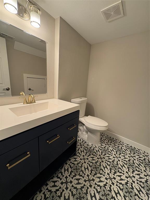 ROLLING HILS 2ND REP - Residential Lease