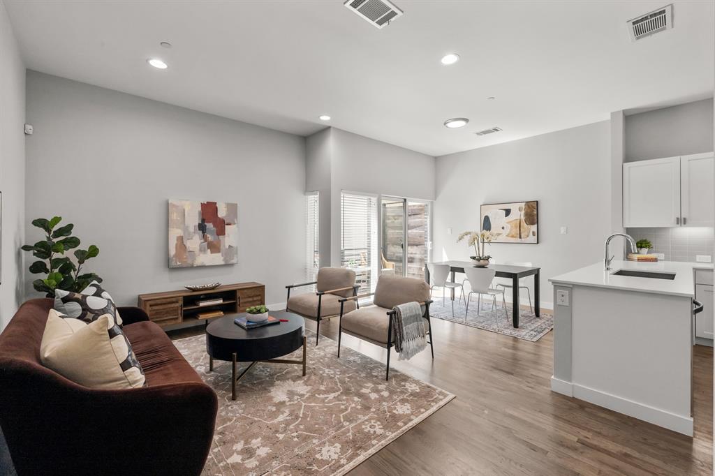 Quarter Residences - Residential