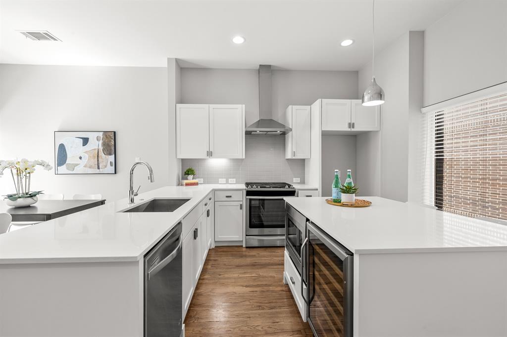 Quarter Residences - Residential