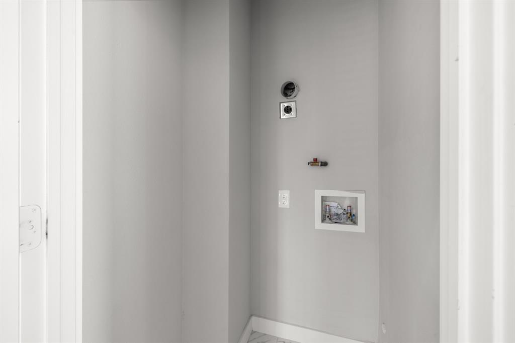 Quarter Residences - Residential