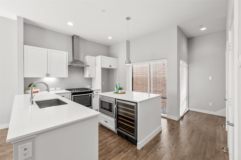 Quarter Residences - Residential