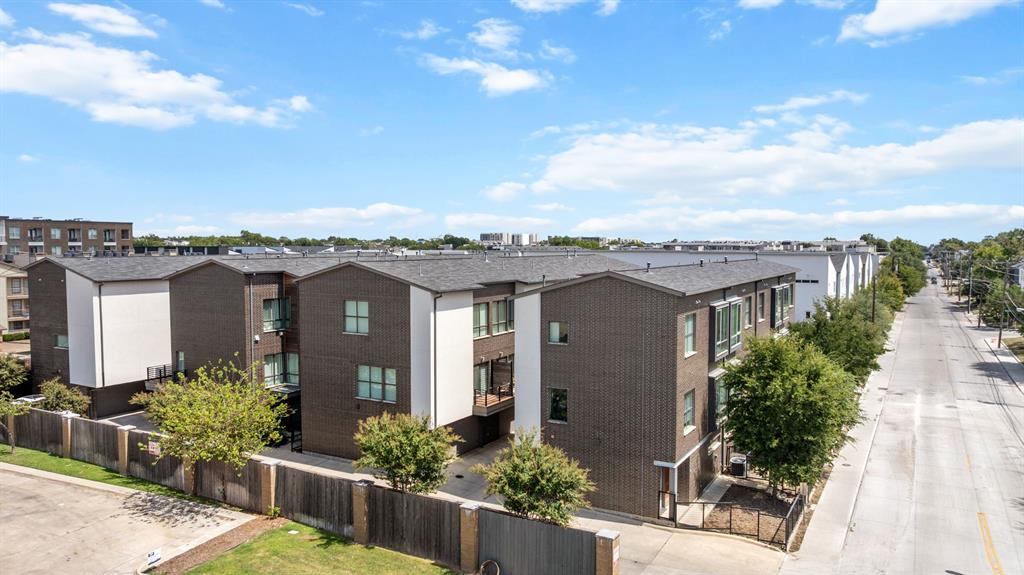 Quarter Residences - Residential