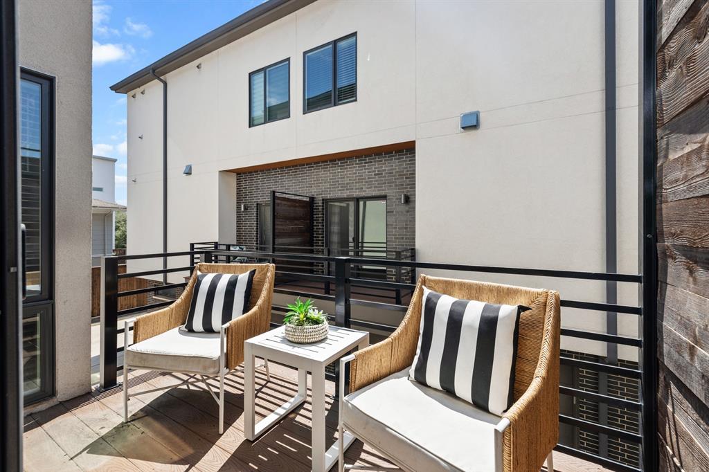 Quarter Residences - Residential