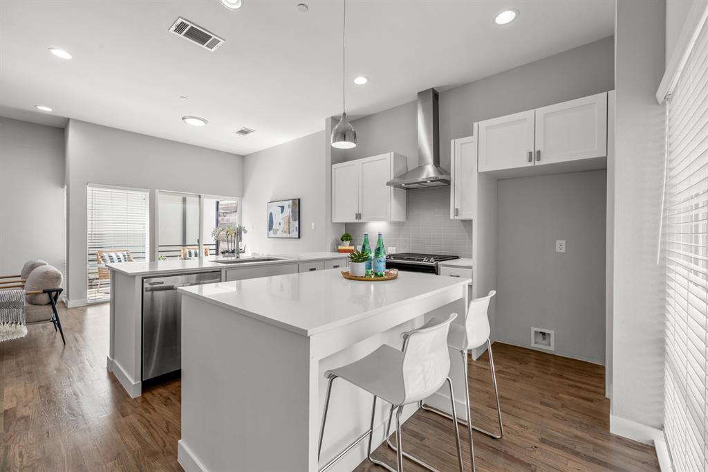 Quarter Residences - Residential