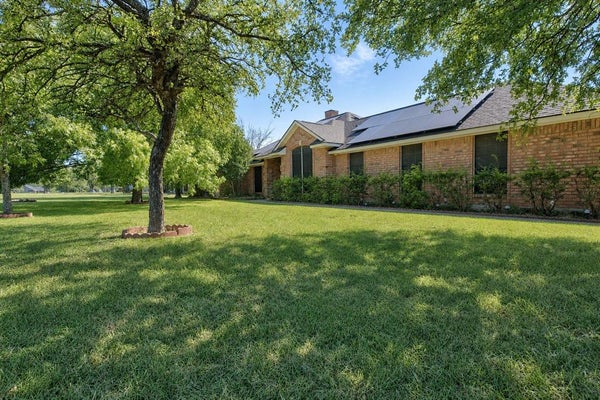 213 DIAMOND OAKS DR, HUDSON OAKS, TX 76087 - Image 5df1e5529295dd67cd85bded0e8f826c/1804060684