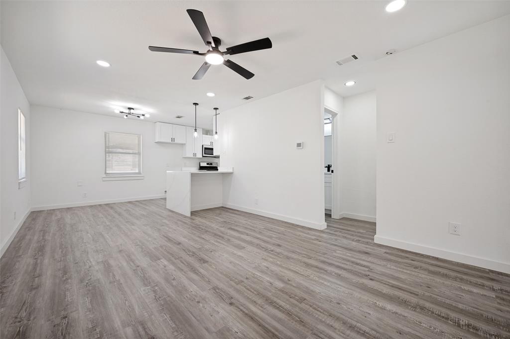 209 W 12th Street