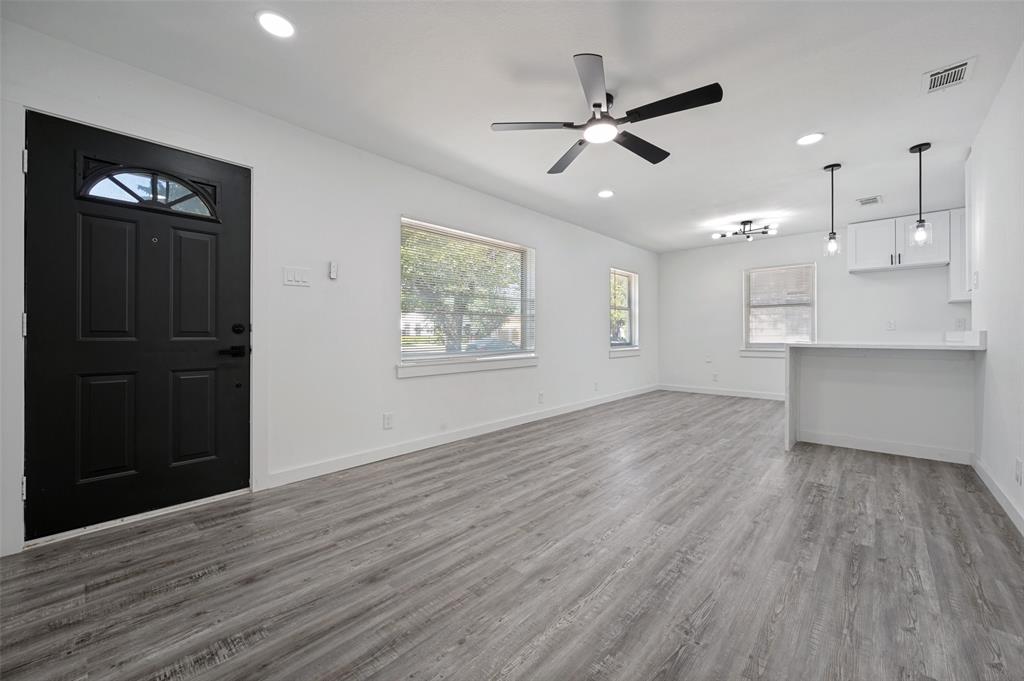 209 W 12th Street