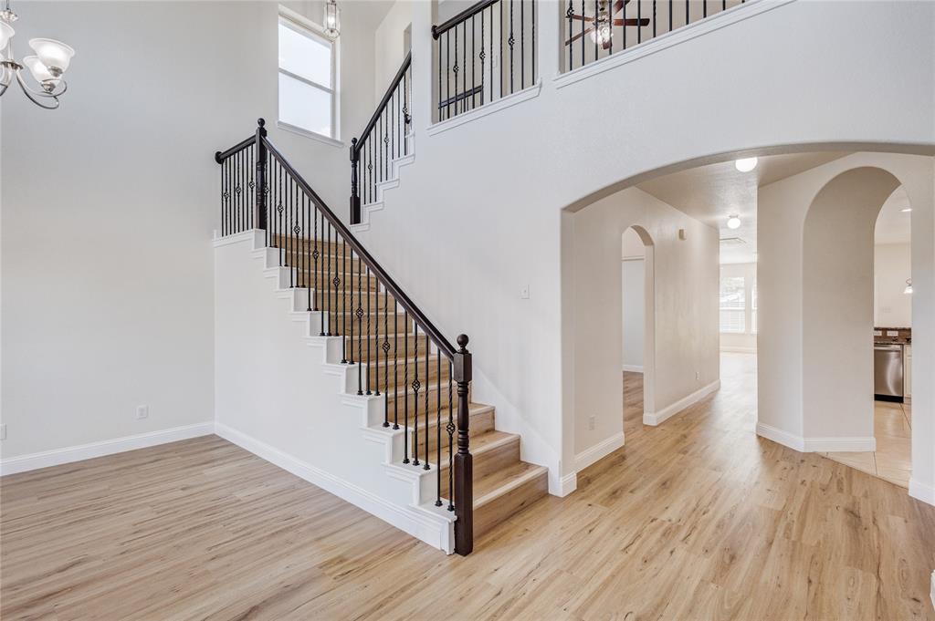 1318 Taren Trail