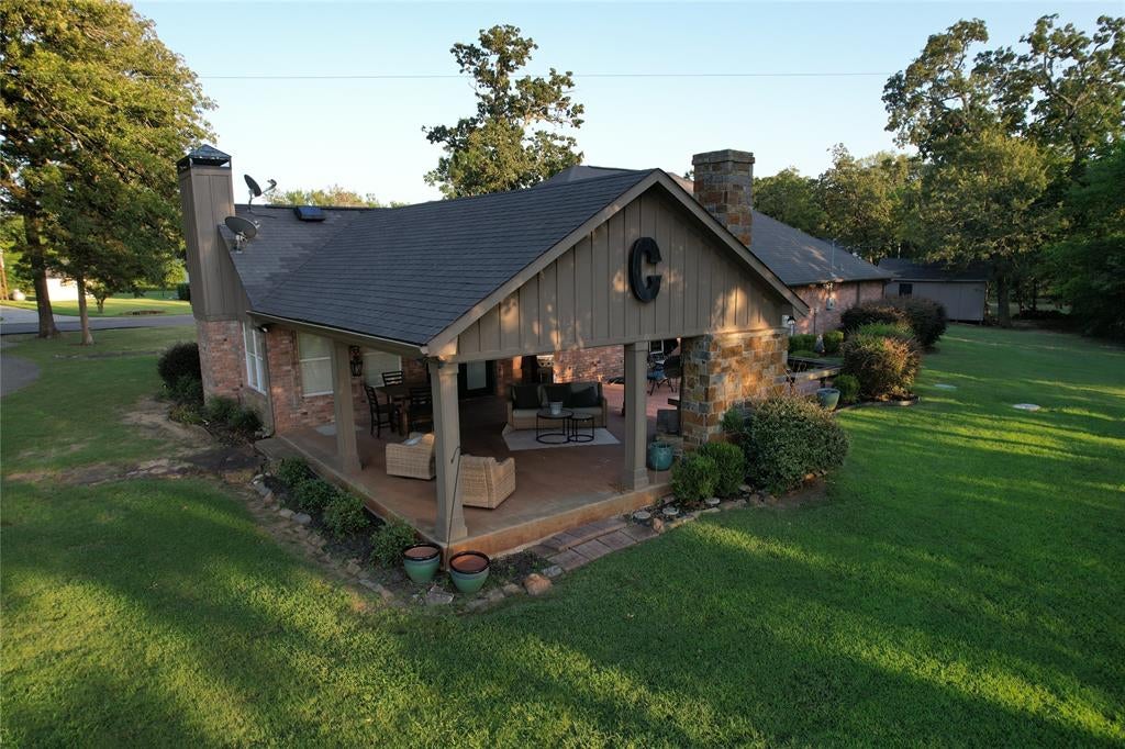 1079 Country Club Road