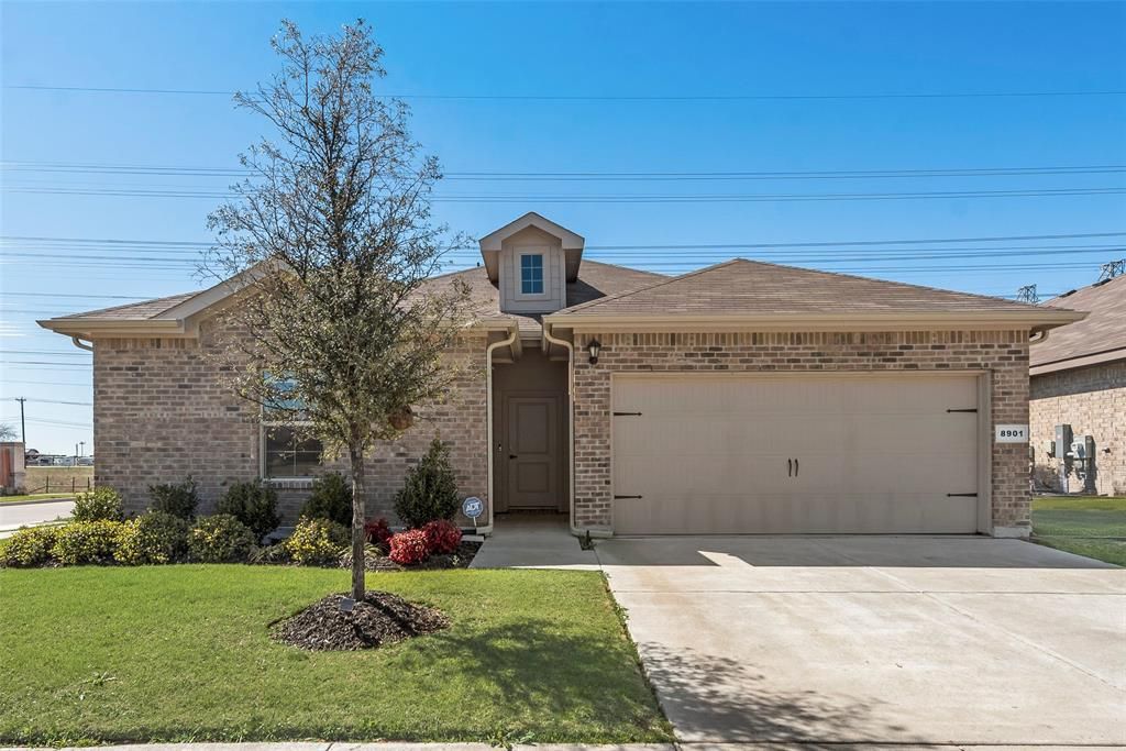Photo of 8901 Timber Gulch Circle, Fort Worth, TX 76179 (MLS # 21208759)