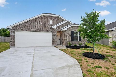 Photo of 102 Goel Street, Greenville, TX 75402 (MLS # 21237996)