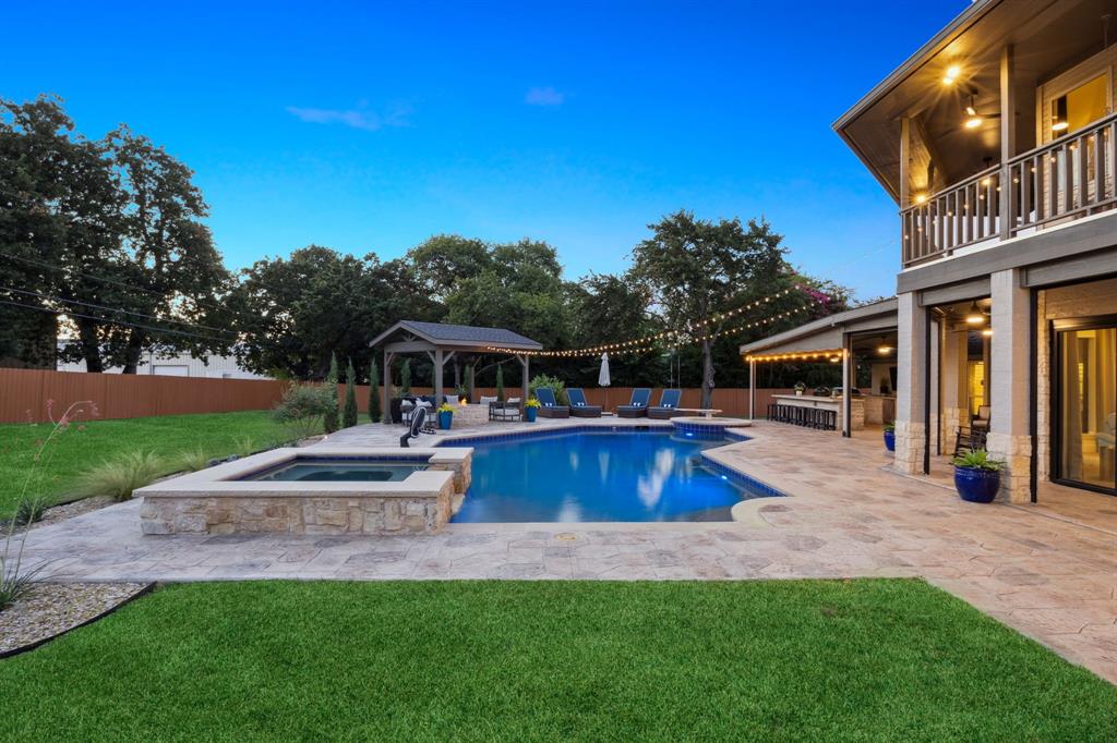 1384 Lakeview Drive