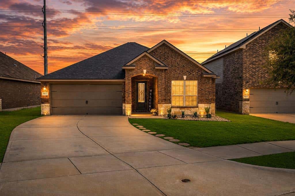 Photo of 5017 Beaver Creek Avenue, Denton, TX 76207 (MLS # 21342022)
