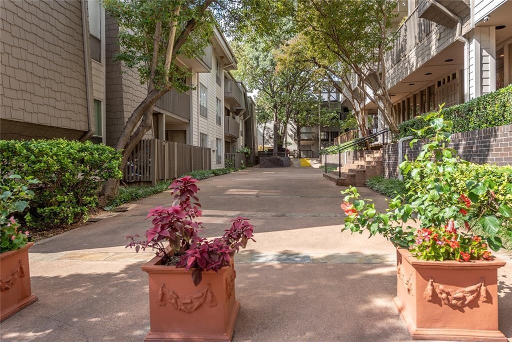 River Oaks Condos - Residential