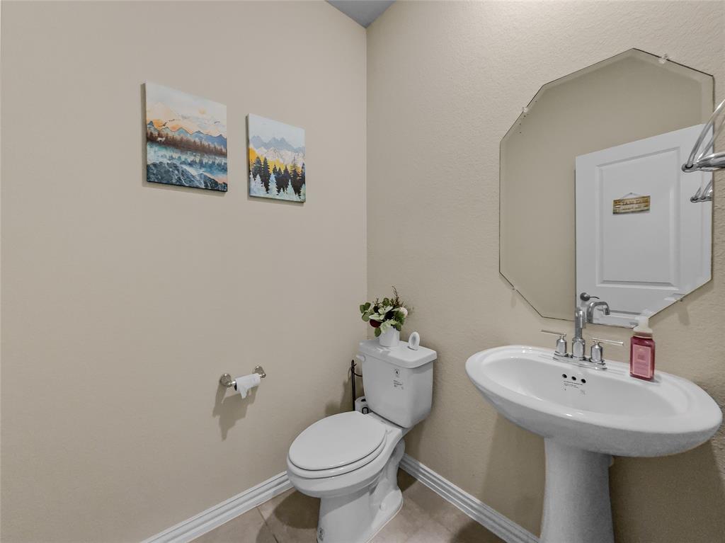 ASHFORD PARK PHASE 1 - Residential Lease