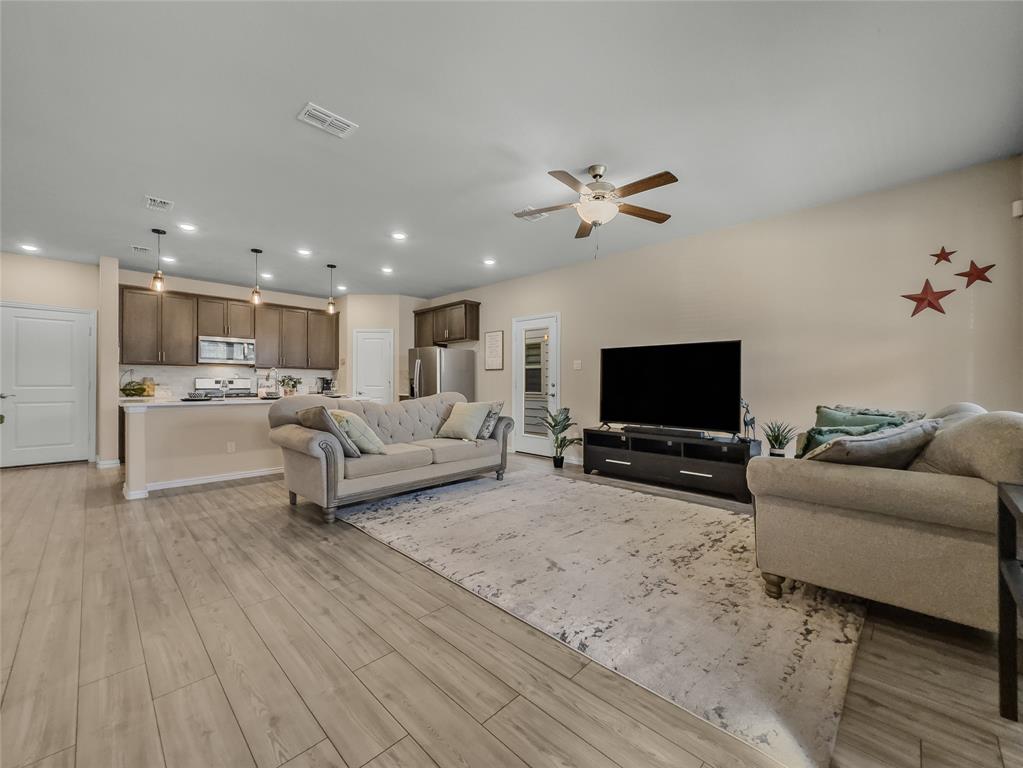 ASHFORD PARK PHASE 1 - Residential Lease