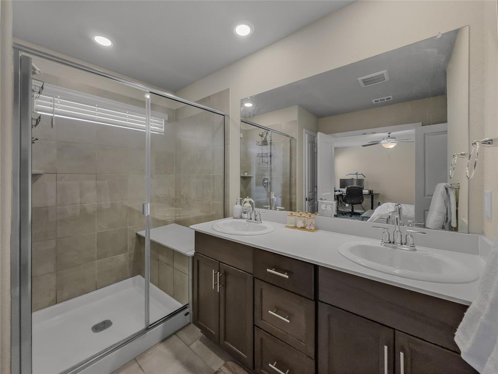 ASHFORD PARK PHASE 1 - Residential Lease