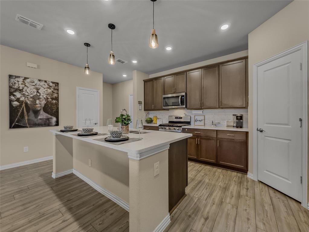 ASHFORD PARK PHASE 1 - Residential Lease