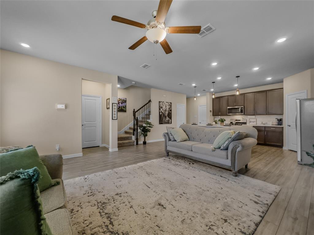 ASHFORD PARK PHASE 1 - Residential Lease