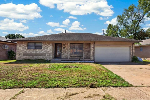 Photo of 8642 Barclay Street, Dallas, TX 75227 (MLS # 21410073)