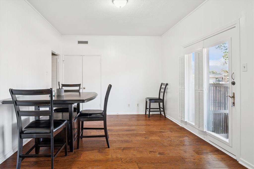 Royal Lane Condos 5800 - Residential