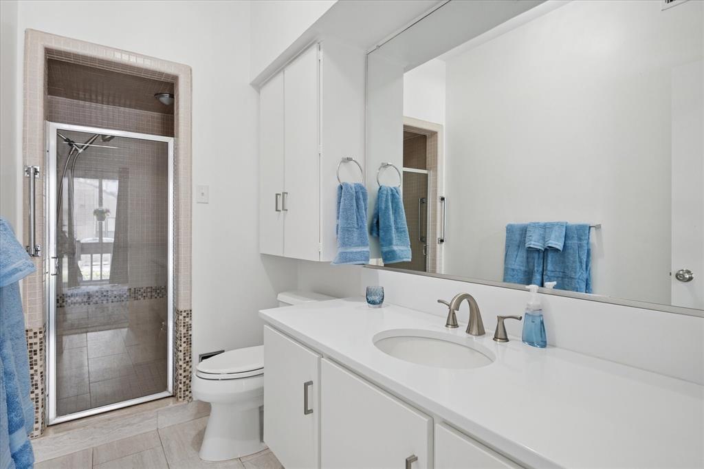 Royal Lane Condos 5800 - Residential