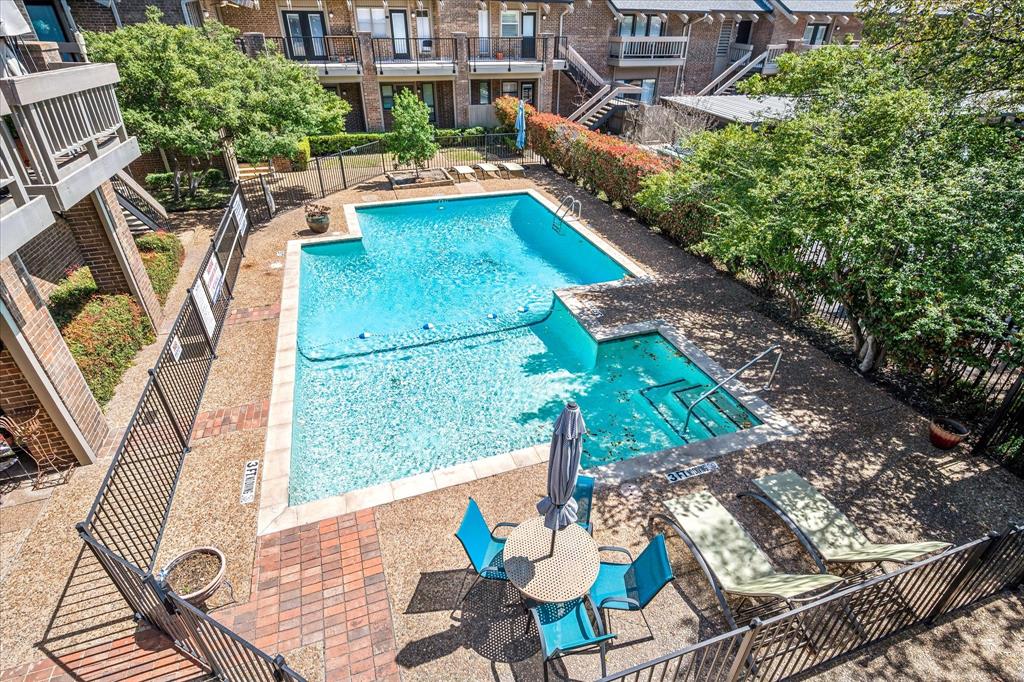 Royal Lane Condos 5800 - Residential