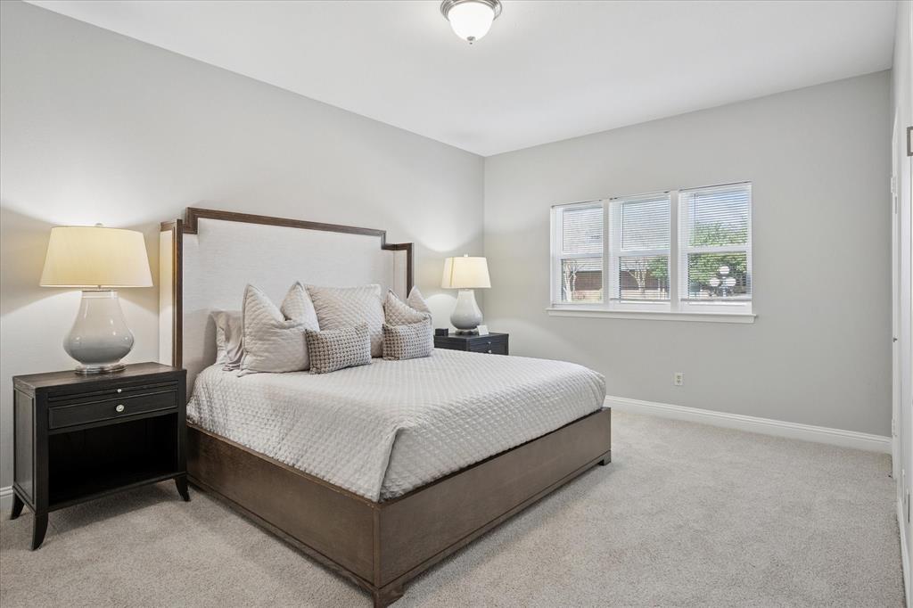 Royal Lane Condos 5800 - Residential