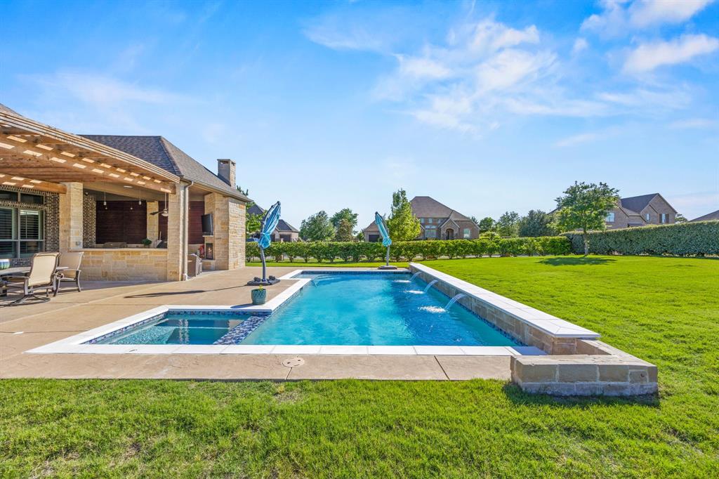 305 Toulouse Lane