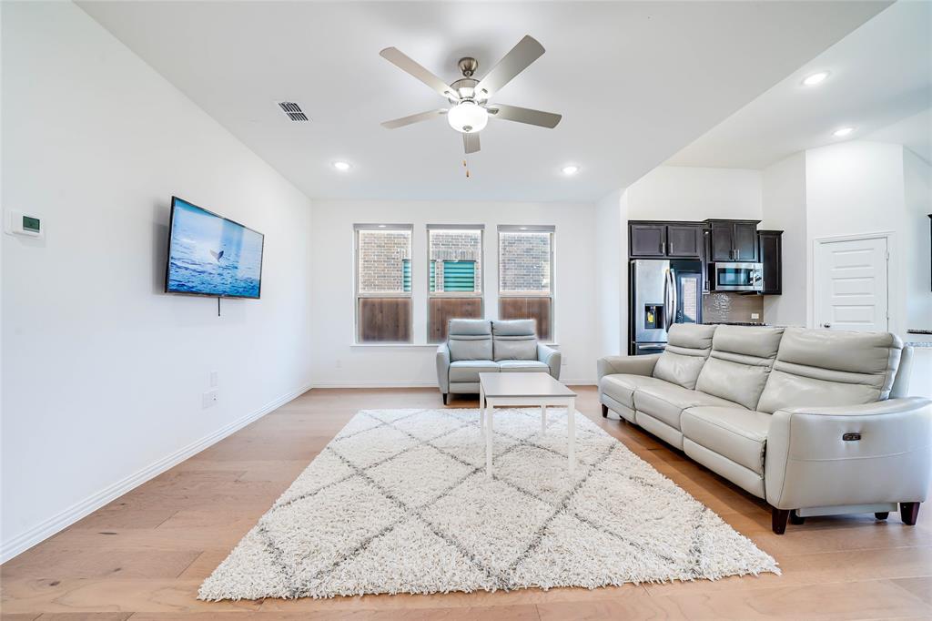 1409 Ladys Mantle Way