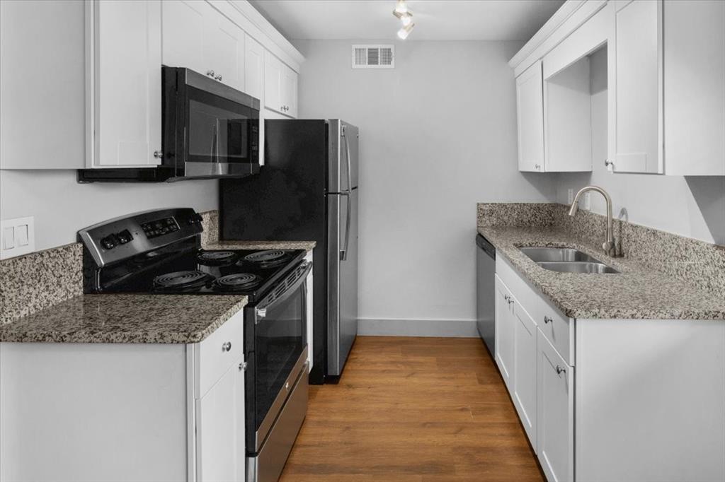 Boxtree Condominiums Association - Residential