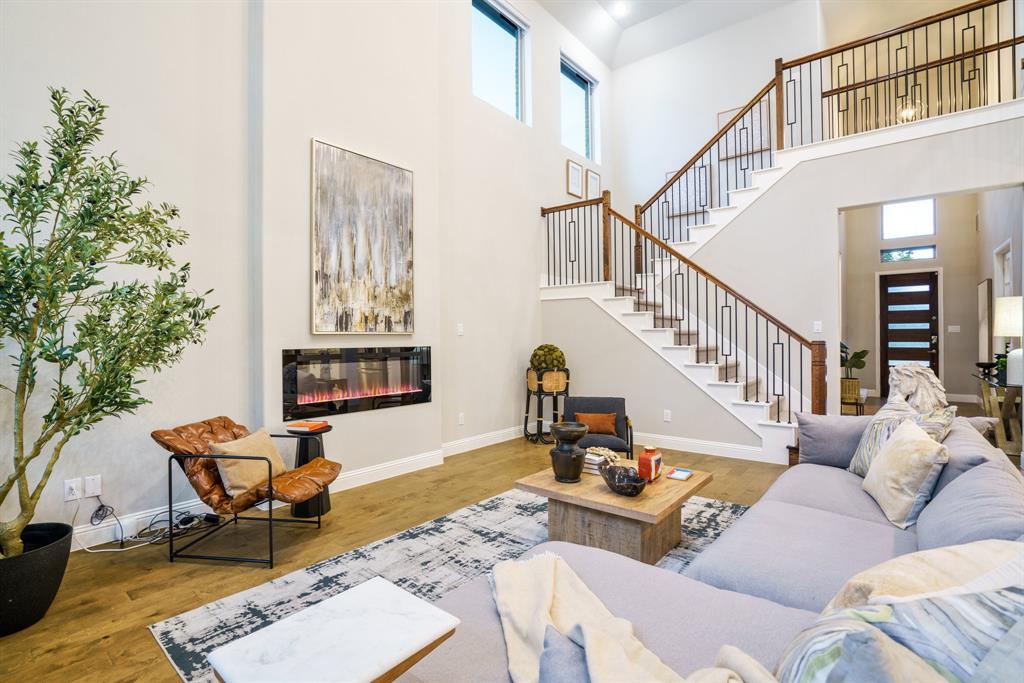 892 Panorama Drive