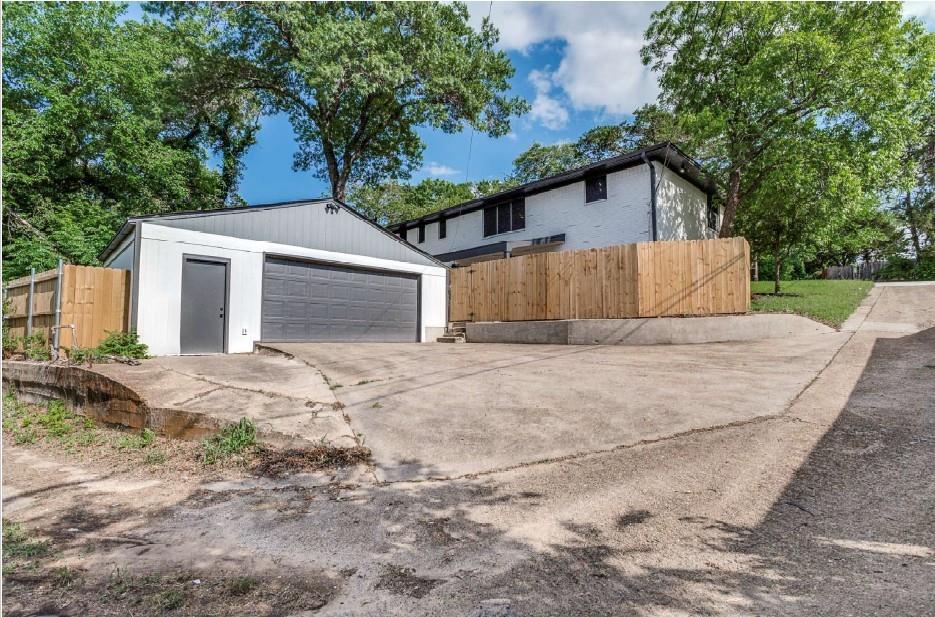 Singing Hills - Residential