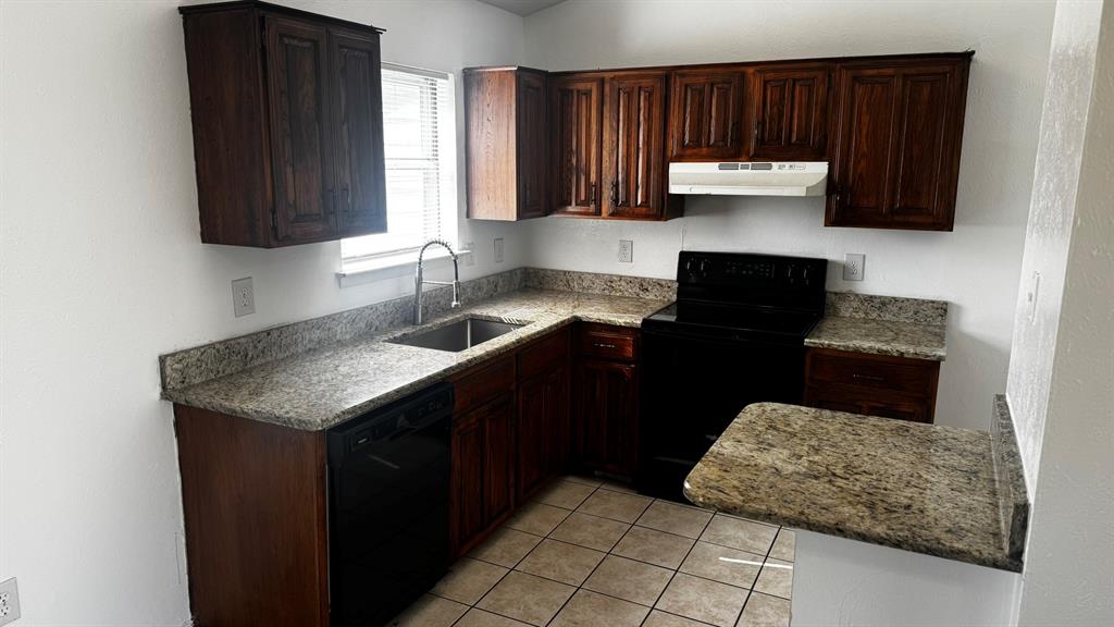 2406 Villanova Street