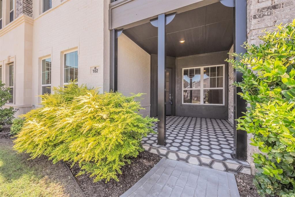 305 Sunset Lane 102