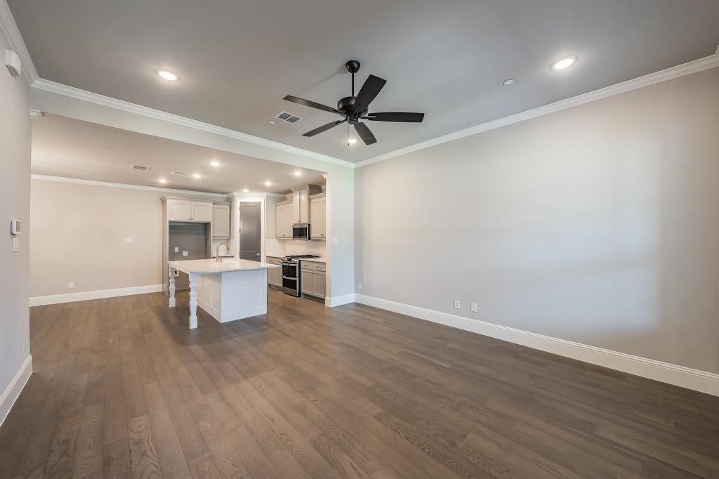 305 Sunset Lane 102