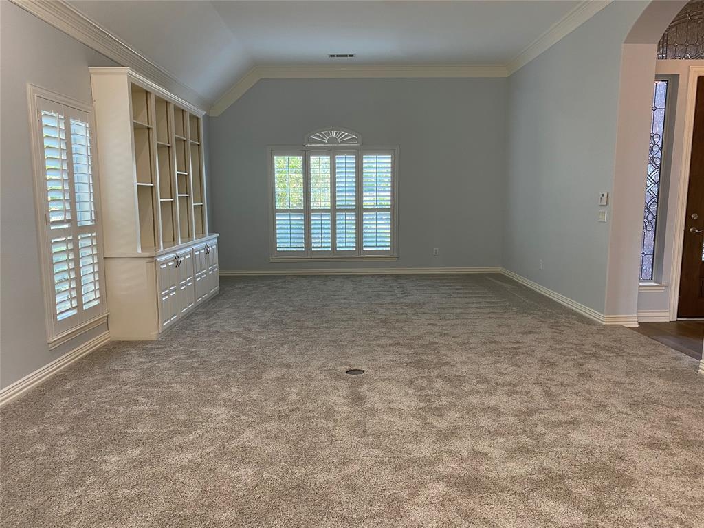 9909 Grandview Drive