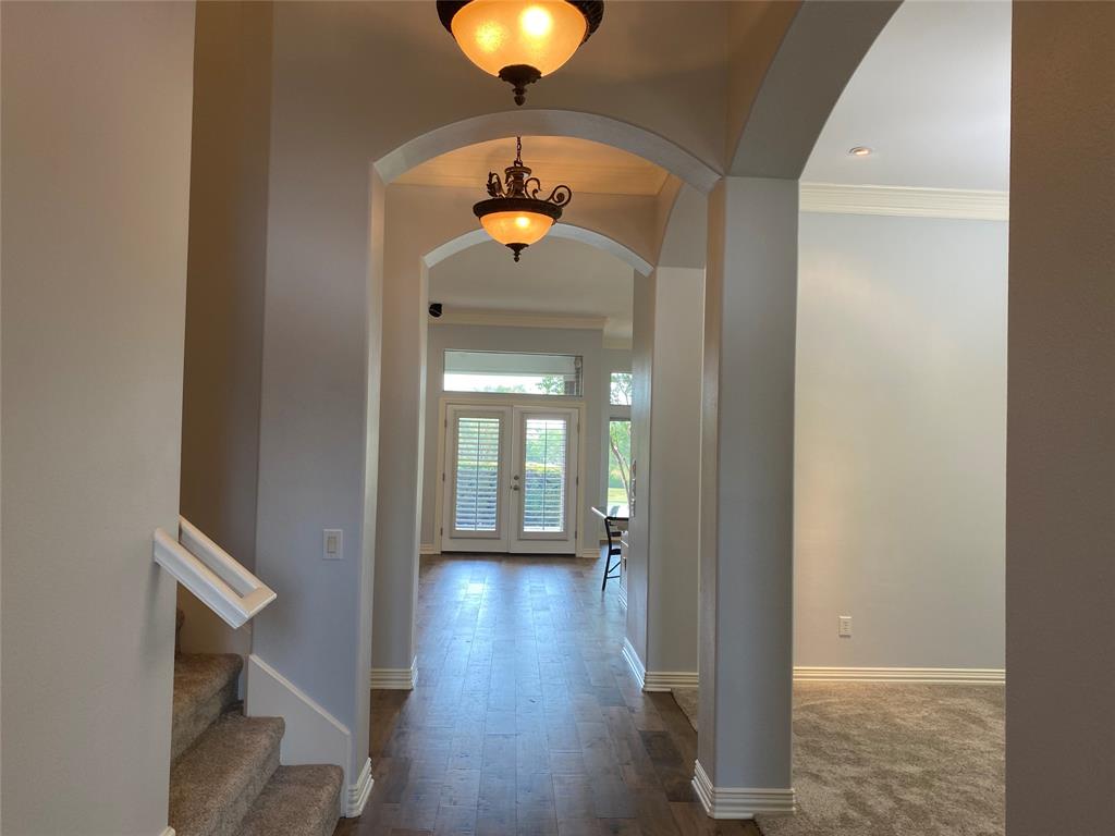 9909 Grandview Drive