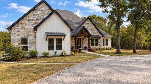 Photo of 1098 Paradise Parkway, Poolville, TX 76487 (MLS # 21402170)