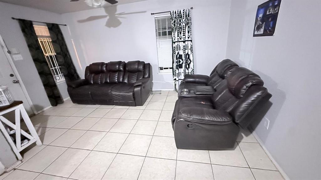 1419 E Robert Street 1417