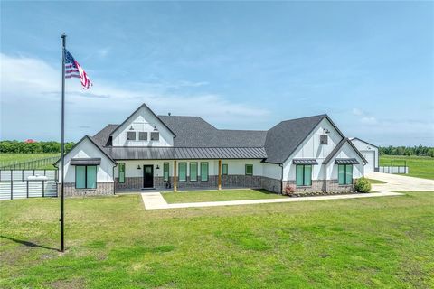450 County Road 2411 Valley View TX 76272