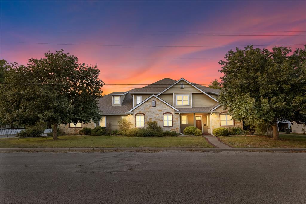 1317 Hackberry Street