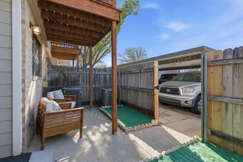 Shadowood Trail Condo - Residential