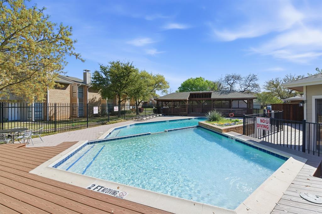 Shadowood Trail Condo - Residential