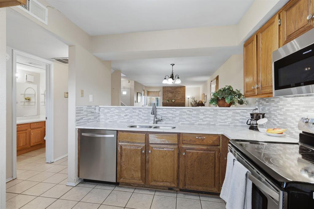 Shadowood Trail Condo - Residential