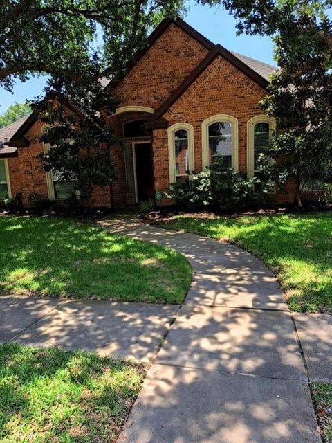 7924 Heatherbrook Drive North Richland Hills TX 76182