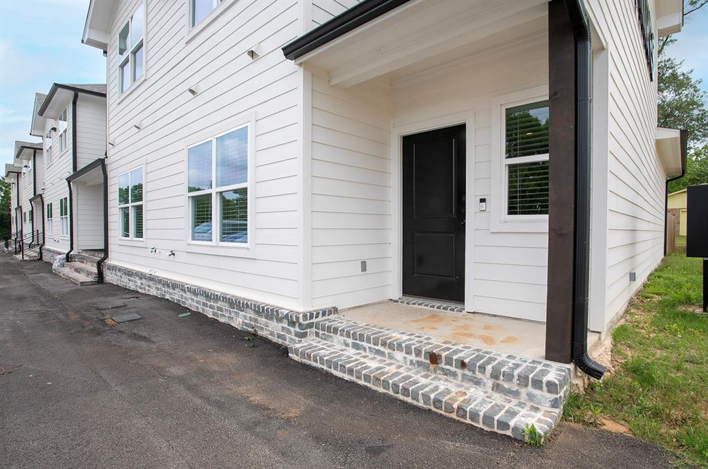 HENRICHSON SUBD - Residential Income