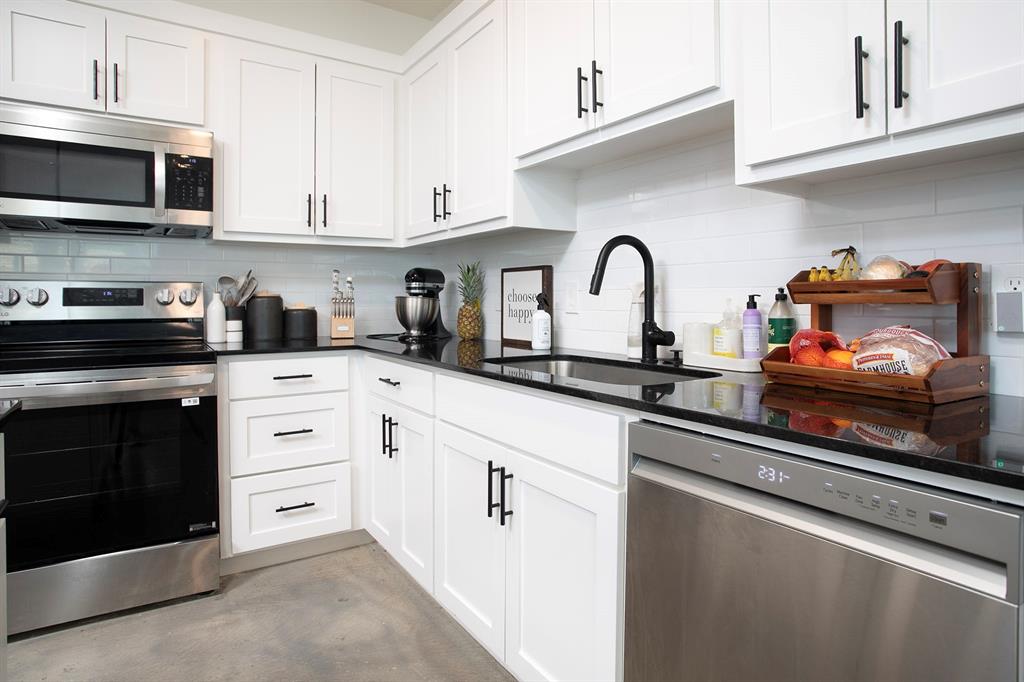 HENRICHSON SUBD - Residential Income