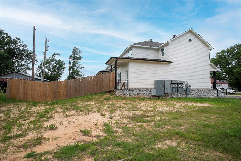 HENRICHSON SUBD - Residential Income