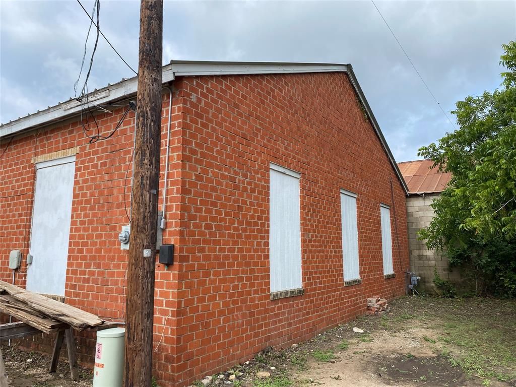 111 E Wallace Highway